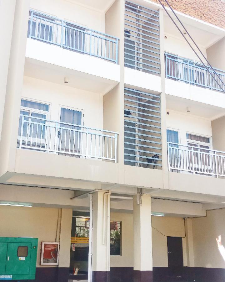 Sleep And Stay Hotel Olongapo Exterior photo